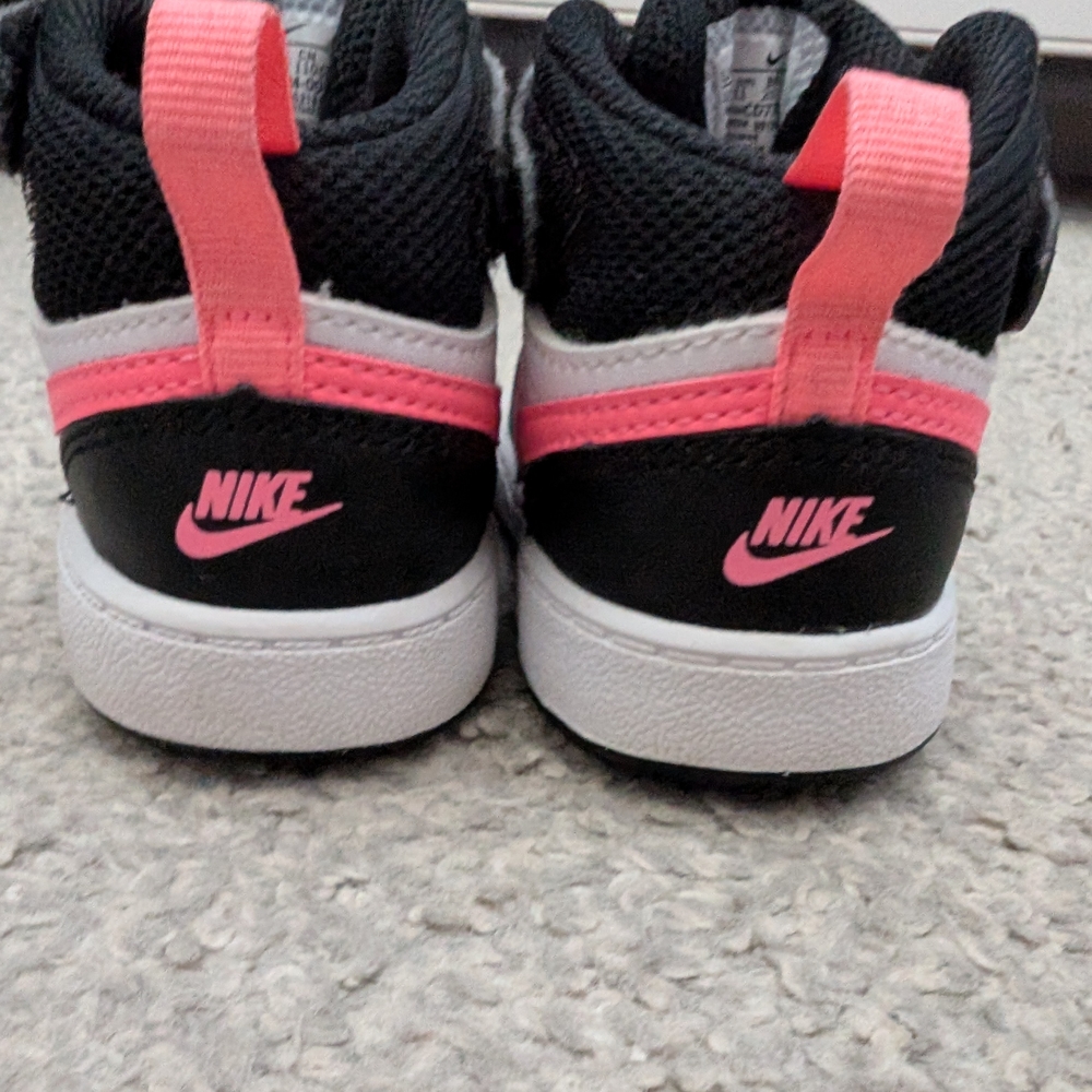 Nike Kids Black and Pink Sneakers - Picture 9 of 12